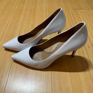 Banana Republic White MADISON 12-HOUR PUMP